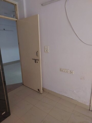 Room in 1 BHK Apartment at Breez Global Heights, Sohna Sector 33 – for Sale