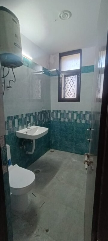 Bathroom in 3 BHK Apartment at Sector 4, Dwarka – for Rent