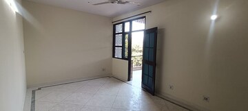 Room in 3 BHK Apartment at Sector 4, Dwarka – for Rent