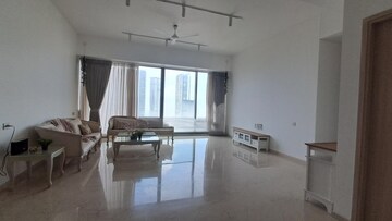 Room in 4 BHK Apartment at Rustomjee Crown, Prabhadevi – for Rent
