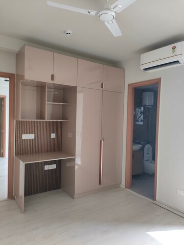 Room in 3 BHK Apartment at M3M Heights, Sector 65 – for Rent