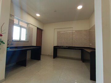 Room in 4 BHK Apartment at Nyati Elite, Undri – for Rent