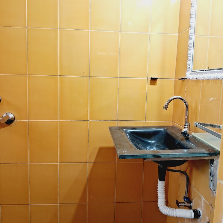 Bathroom, sai-shakti-chs-andheri-west 2 Bedroom 720 Sq.Ft. Apartment In Yari Road Mumbai 8158388