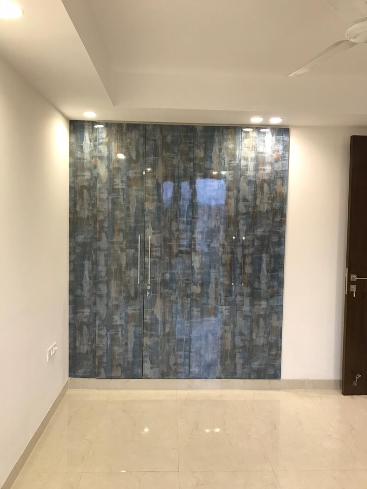 Room, sector 98 3 Bedroom 137 Sq.Yd. Builder Floor In Sector 98 Faridabad 8158497