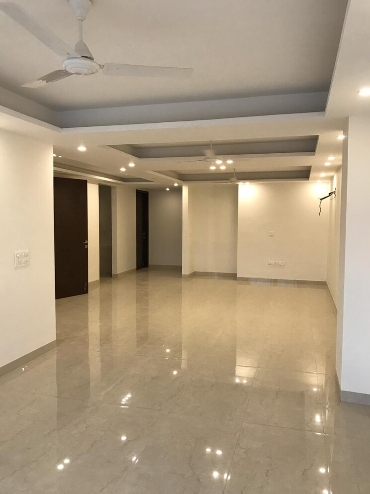 Room, sector 98 3 Bedroom 137 Sq.Yd. Builder Floor In Sector 98 Faridabad 8158497