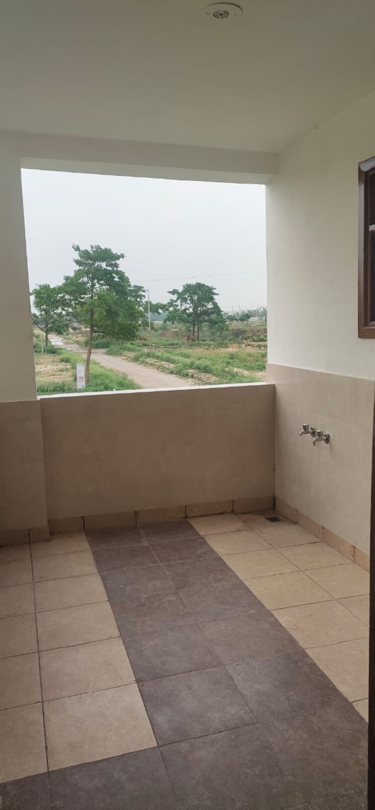 Balcony, sector 98 3 Bedroom 137 Sq.Yd. Builder Floor In Sector 98 Faridabad 8158497