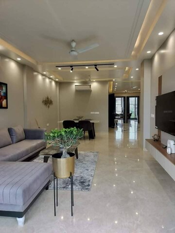 Living Room in 2.5 BHK Builder Floor at Sector 5 – for Rent