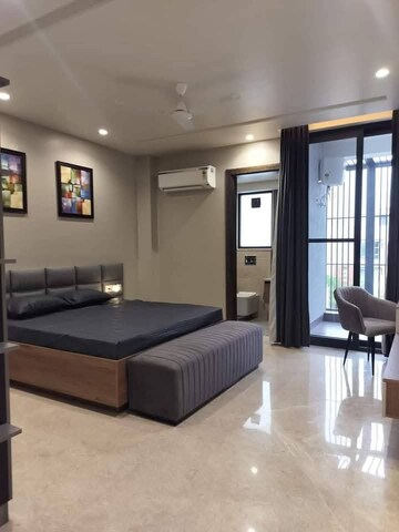 Living Room in 2.5 BHK Builder Floor at Sector 5 – for Rent