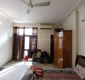 Living Room in 3 BHK Builder Floor at Sector 26a – for Rent