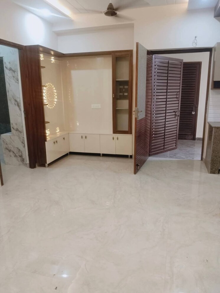 Room, peer mucchalla 3 Bedroom 1300 Sq.Ft. Builder Floor In Peer Mucchalla Zirakpur 8158565