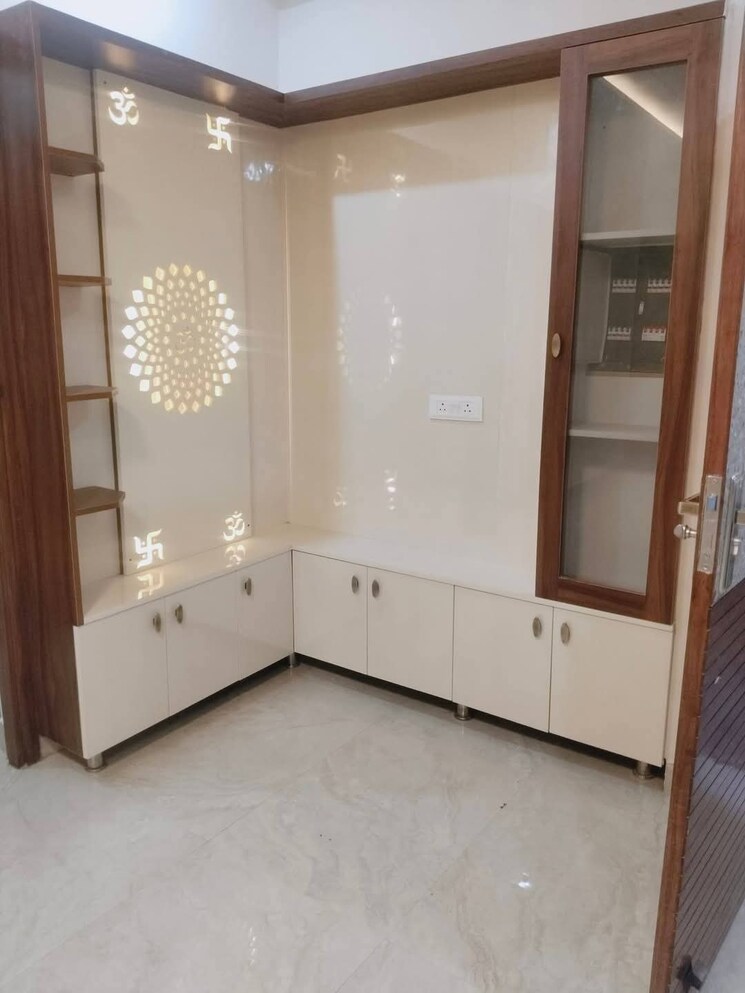 Room, peer mucchalla 3 Bedroom 1300 Sq.Ft. Builder Floor In Peer Mucchalla Zirakpur 8158565