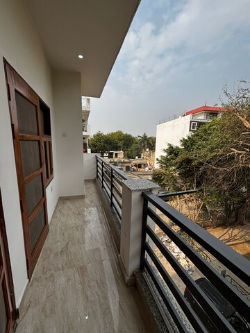 Balcony in 2 BHK Builder Floor at Sector 51 – for Rent