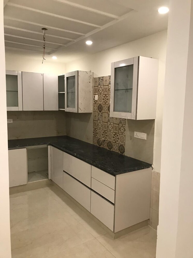 Kitchen, sector 88 3 Bedroom 125 Sq.Yd. Builder Floor In Sector 88 Faridabad 8158602