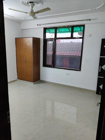 Room in 2 BHK Builder Floor at Palam Vihar Extension – for Rent