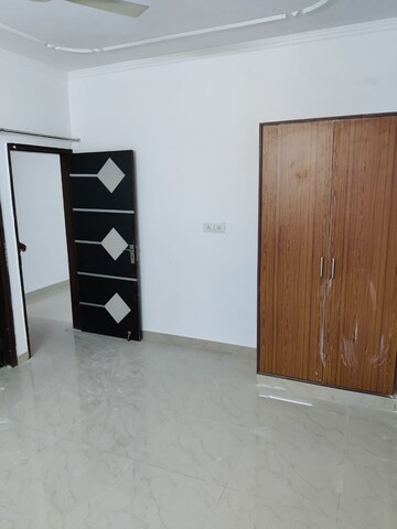 Room in 2 BHK Builder Floor at Palam Vihar Extension – for Rent