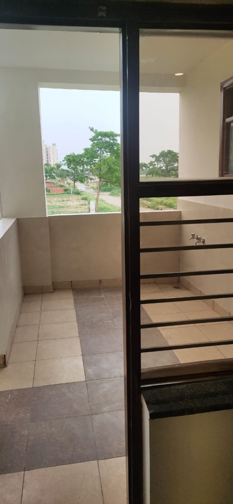 Balcony, sector 88 3 Bedroom 125 Sq.Yd. Builder Floor In Sector 88 Faridabad 8158602