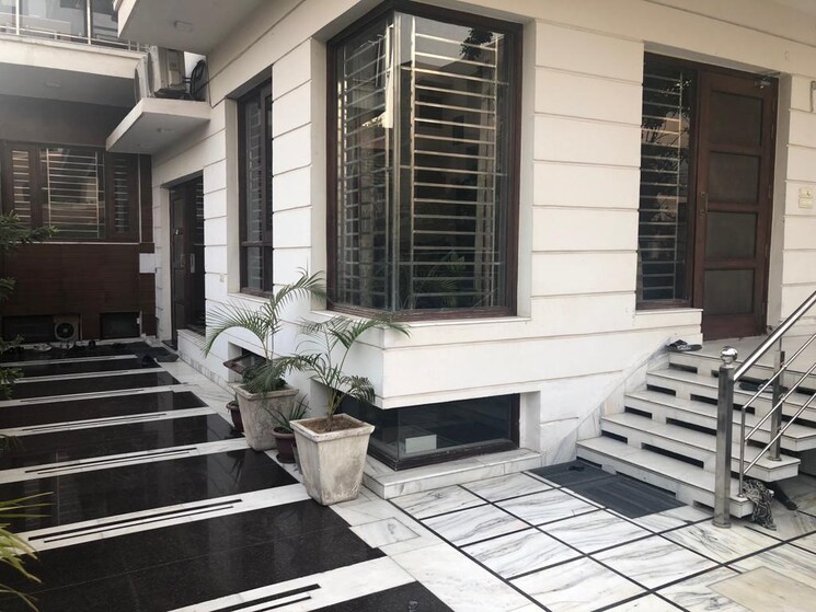 Gym, rwa-residential-society-sector-46 3 Bedroom 1800 Sq.Ft. Builder Floor In Sector 46 Gurgaon 8158756