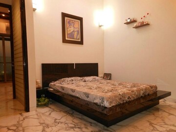 Bedroom in 3 BHK Apartment at Lodha Bellissimo, Mahalaxmi – for Rent