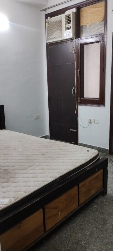 1 BHK Builder Floor For Rent in Sector 54