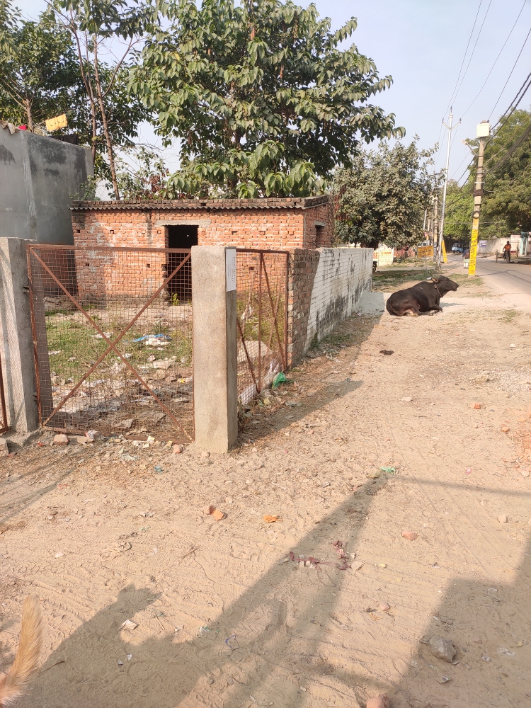 Plot For Sale in Jankipuram