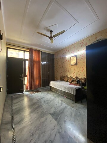 3 BHK Builder Floor For Sale in Sainik Colony