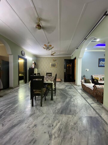 Parking in 3 BHK Builder Floor at Sainik Colony – for Sale