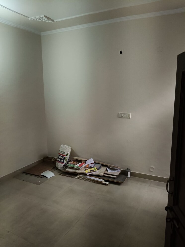 Room, ambala highway 3 Bedroom 1250 Sq.Ft. Builder Floor In Ambala Highway Zirakpur 8158793