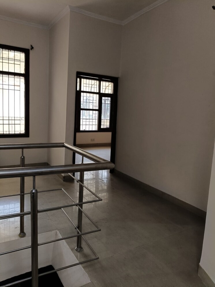 Room, ambala highway 3 Bedroom 1250 Sq.Ft. Builder Floor In Ambala Highway Zirakpur 8158793