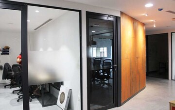 Room in  Office Space at Old Palasia – for Rent