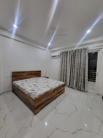 Bedroom in 3 BHK Builder Floor at Sector 27 – for Rent