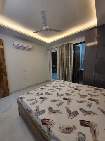 Bedroom in 3 BHK Builder Floor at Sector 27 – for Rent