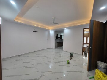 Room in 3 BHK Builder Floor at RWA Residential Society Sector 46, Sector 46 – for Rent