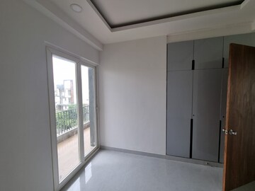 Room in 3 BHK Builder Floor at Sector 57 – for Rent