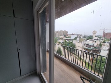 Balcony in 3 BHK Builder Floor at Sector 57 – for Rent