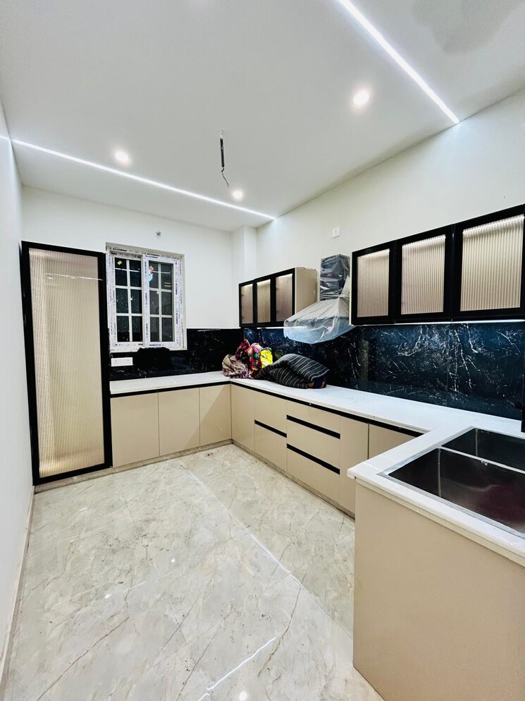 Kitchen, gms road 3 Bedroom 1500 Sq.Ft. Builder Floor In Gms Road Dehradun 8158841