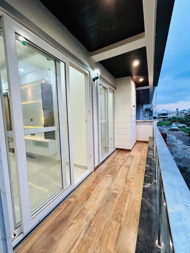 Balcony, gms road 3 Bedroom 1500 Sq.Ft. Builder Floor In Gms Road Dehradun 8158841