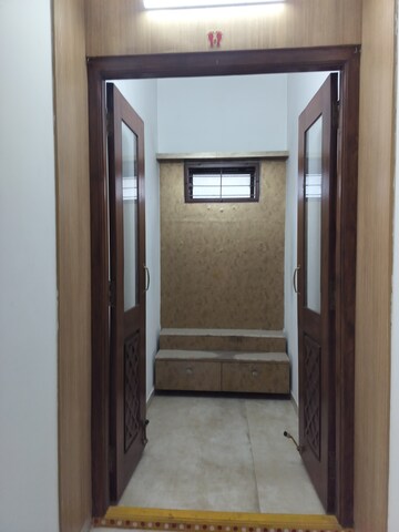 Building Lobby in 3 BHK Builder Floor at Kagaznagar – for Rent