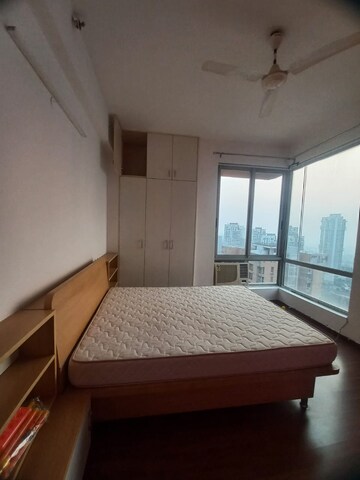 Bedroom in 2.5 BHK Apartment at Pioneer Park Phase 1, Sector 61 – for Rent