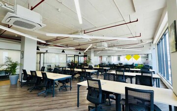  Office Space For Rent in Palasia Square