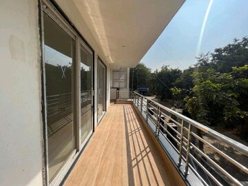 Balcony in 3 BHK Builder Floor at Sector 52 – for Rent