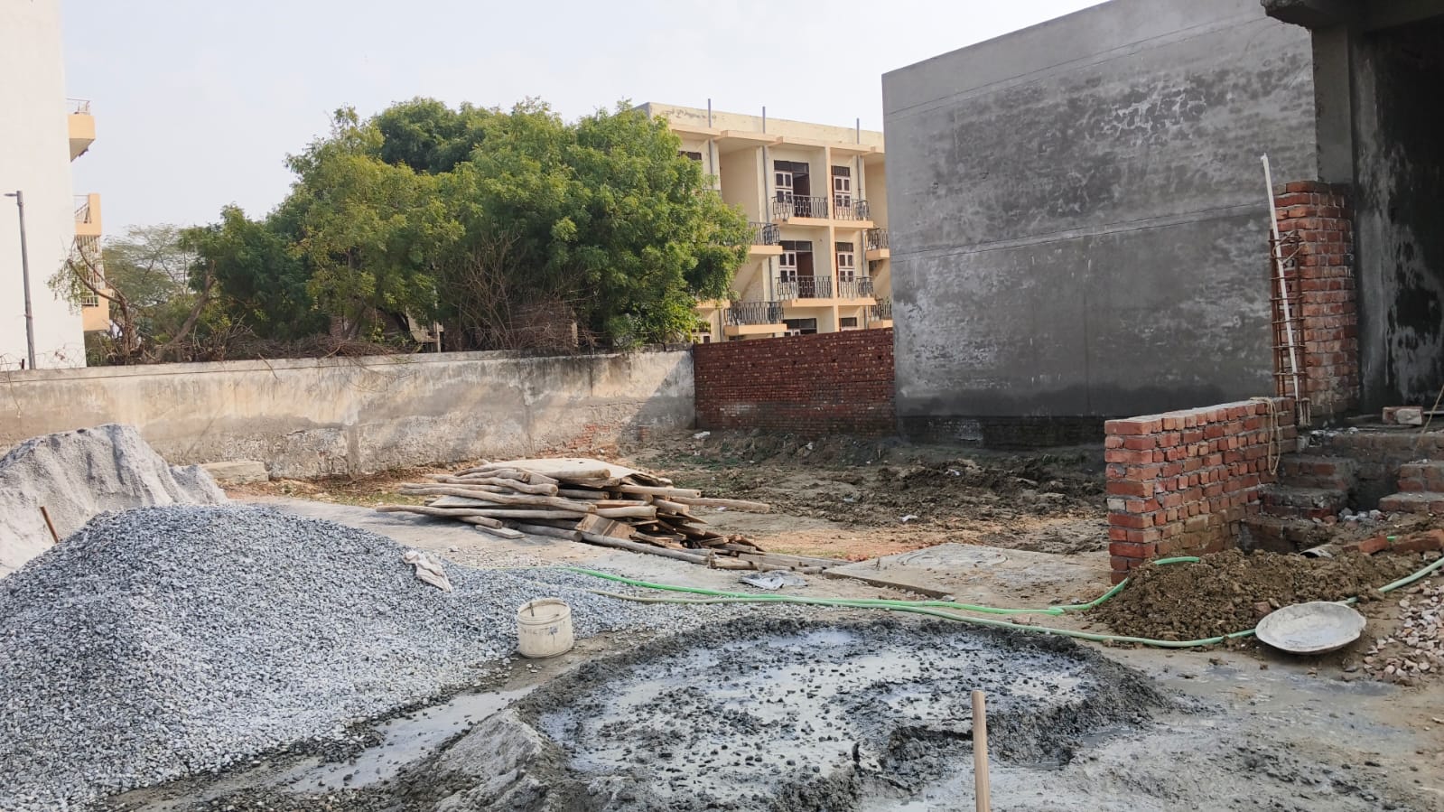 Plot For Sale in Sector 77