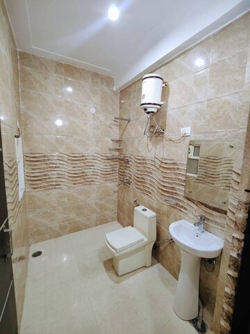 Bathroom in 1 RK Builder Floor at Sector 27 – for Rent