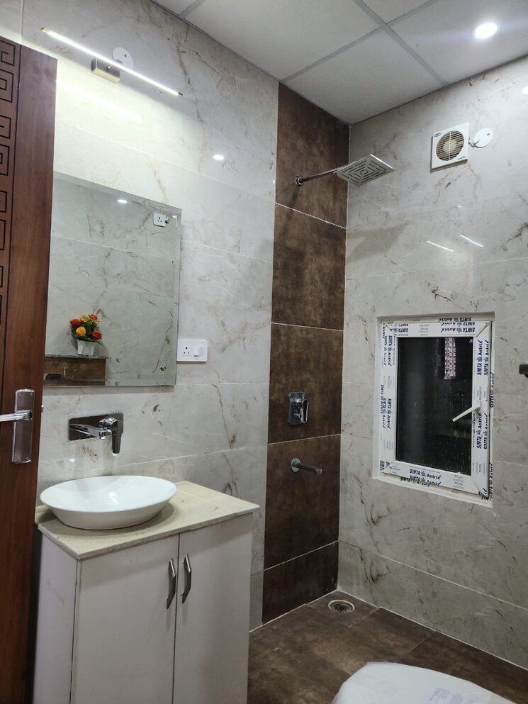 Bathroom, gmada aerocity 3 Bedroom 120 Sq.Yd. Builder Floor In Gmada Aerocity Zirakpur 8158911