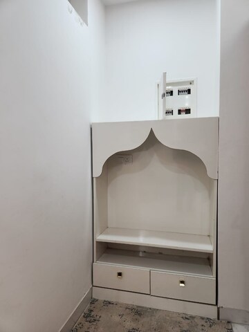 Furnished Amenities in 3 BHK Builder Floor at Gmada Aerocity – for Sale