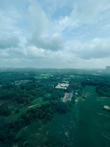 Master Bedroom in 2.5 BHK Apartment at Oberoi Realty Woods, Goregaon East – for Sale