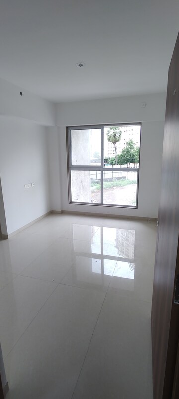 Room in 1 BHK Apartment at Ashar Axis, Majiwada – for Rent