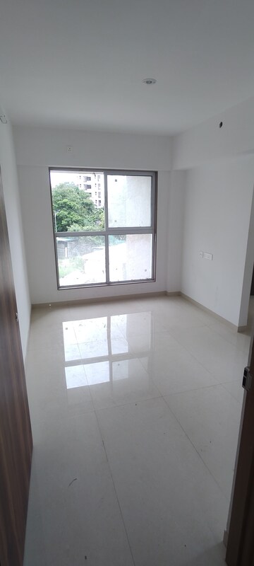Room in 1 BHK Apartment at Ashar Axis, Majiwada – for Rent