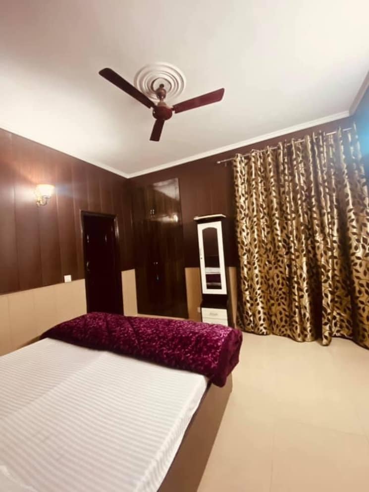 Bedroom, sector 52 3 Bedroom 1650 Sq.Ft. Builder Floor In Sector 52 Gurgaon 8158988