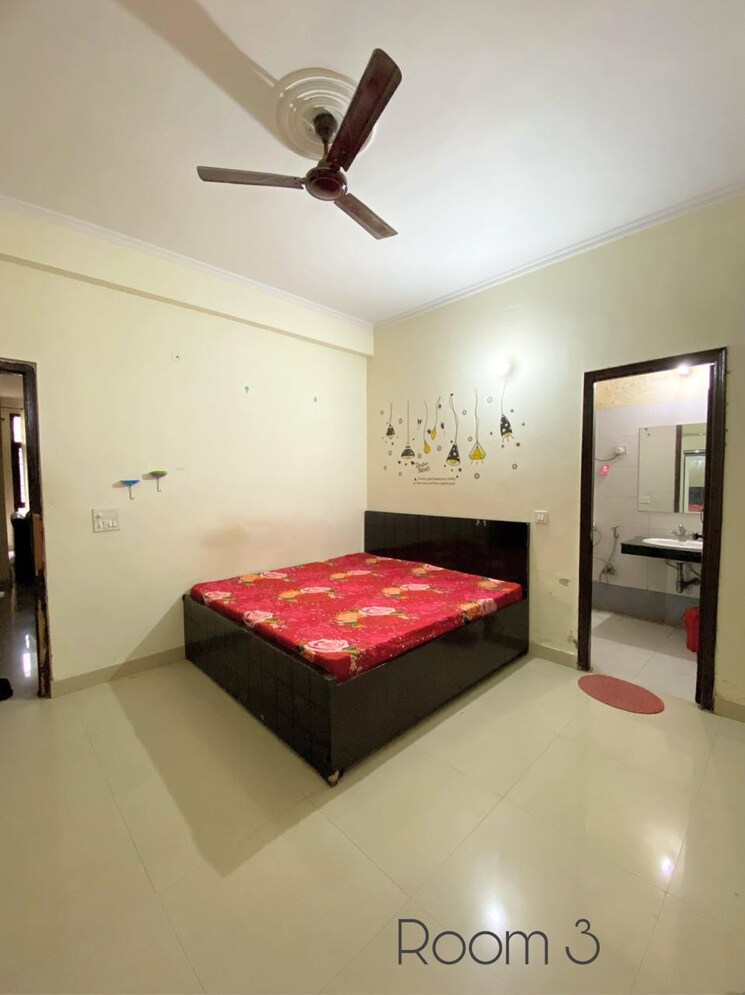 Bedroom, sector 52 3 Bedroom 1650 Sq.Ft. Builder Floor In Sector 52 Gurgaon 8158988