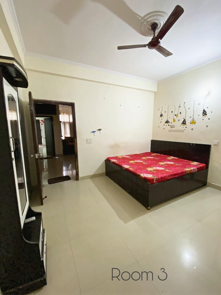 Bedroom, sector 52 3 Bedroom 1650 Sq.Ft. Builder Floor In Sector 52 Gurgaon 8158988